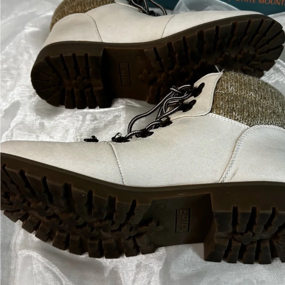 Cliffs by White Mountain Pathfield Women's Lace-up Bootie, Winter White/Fabric